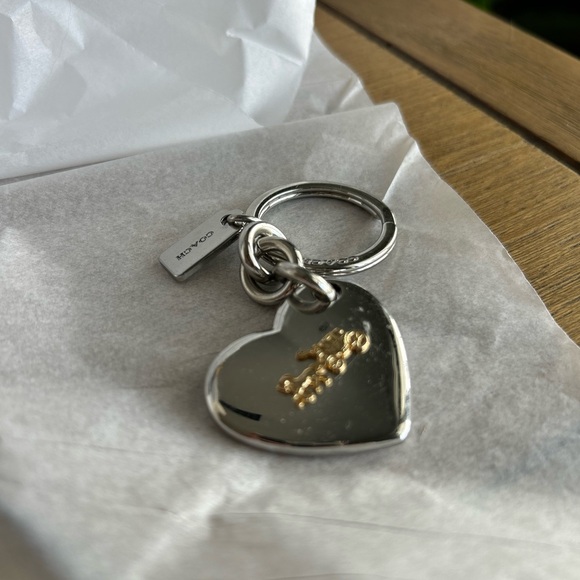 AUTHENTIC COACH KEYCHAIN SOLID SILVER METAL KEYCHAIN. - Picture 2 of 6